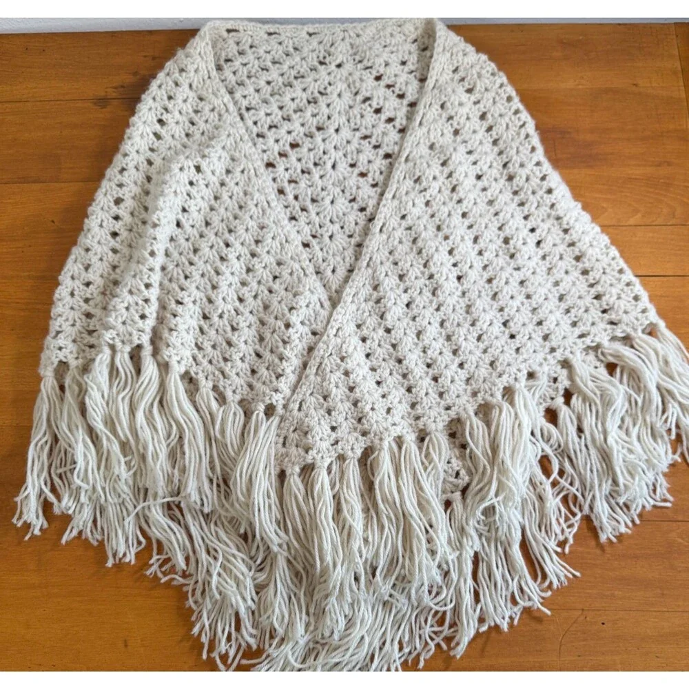 Handmade Ivory Crochet Fringe Shawl Wrap Grannycore Stevie Nicks Cottagecore - Picture 3 of 14